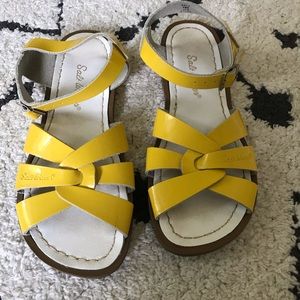 Saltwater Sandal by Hoy Size 6